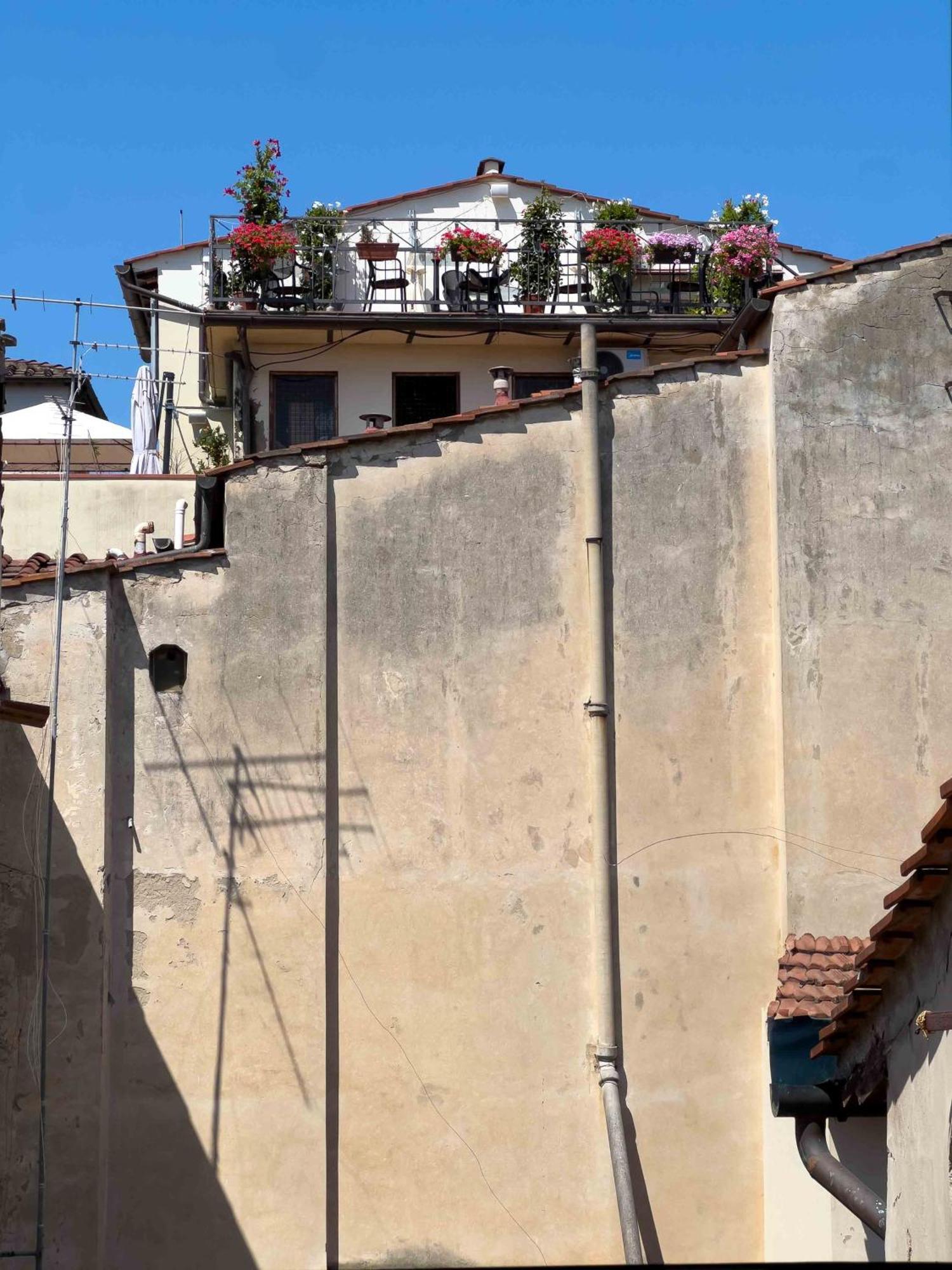 Lezioso, Casegalante In Apartamento